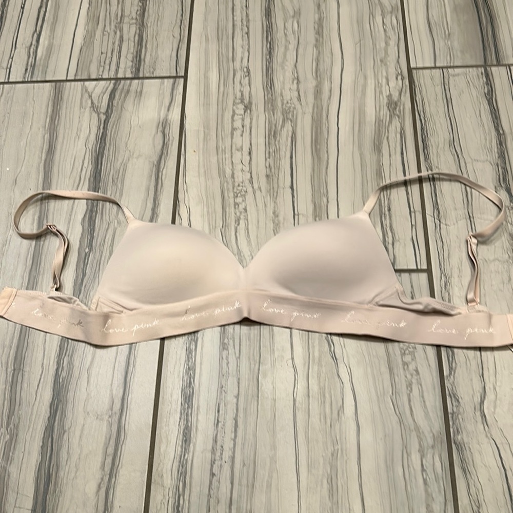 Victorias Secret Pink “Wear Everywhere Wireless Push-up” bra